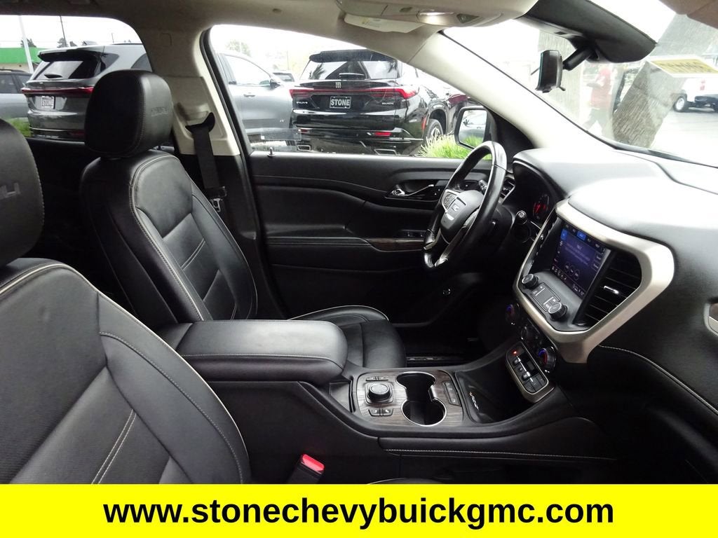 2022 GMC Acadia Denali