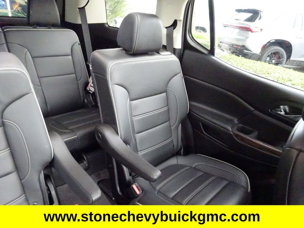 2022 GMC Acadia Denali