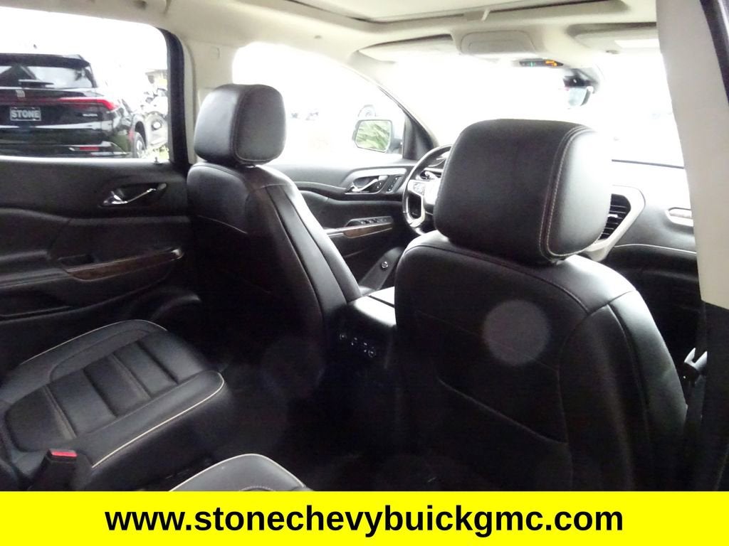 2022 GMC Acadia Denali