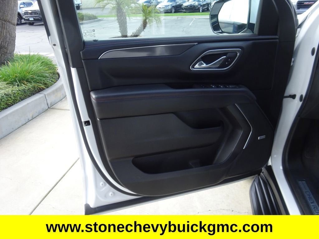 2023 Chevrolet Suburban RST