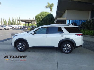 2024 Nissan Pathfinder SL