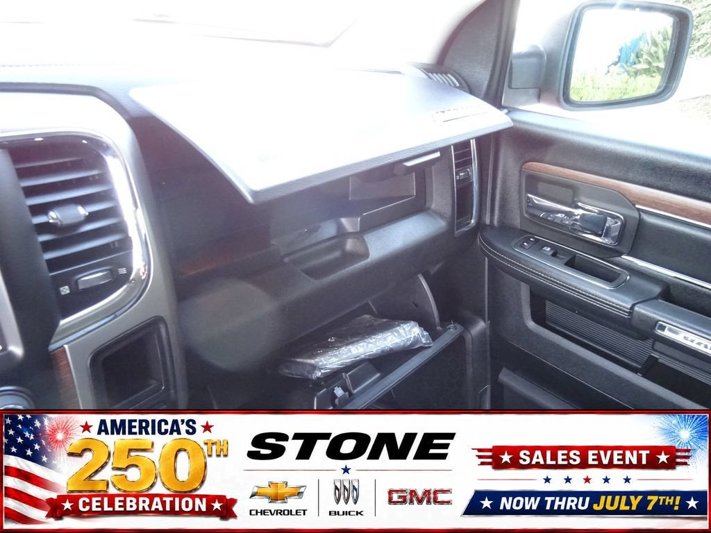 2019 RAM 1500 Classic Laramie Crew Cab 4x2 5'7" Box