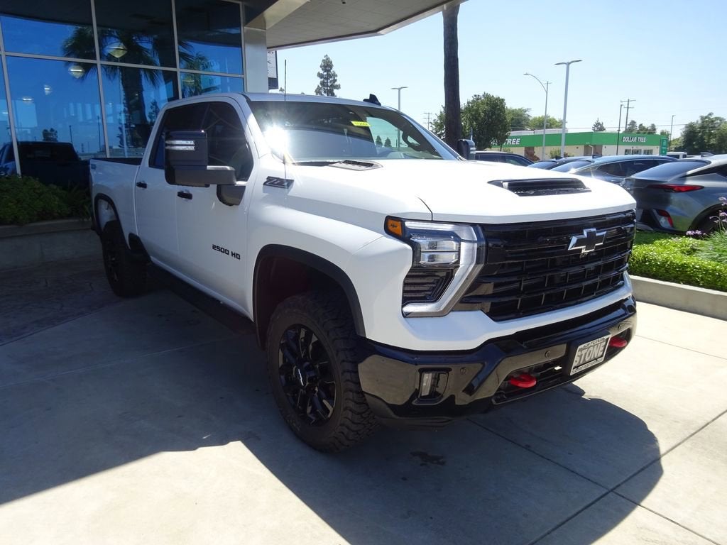 2026 Chevrolet Silverado HD LT 4WD Crew Cab Standard Box's photo