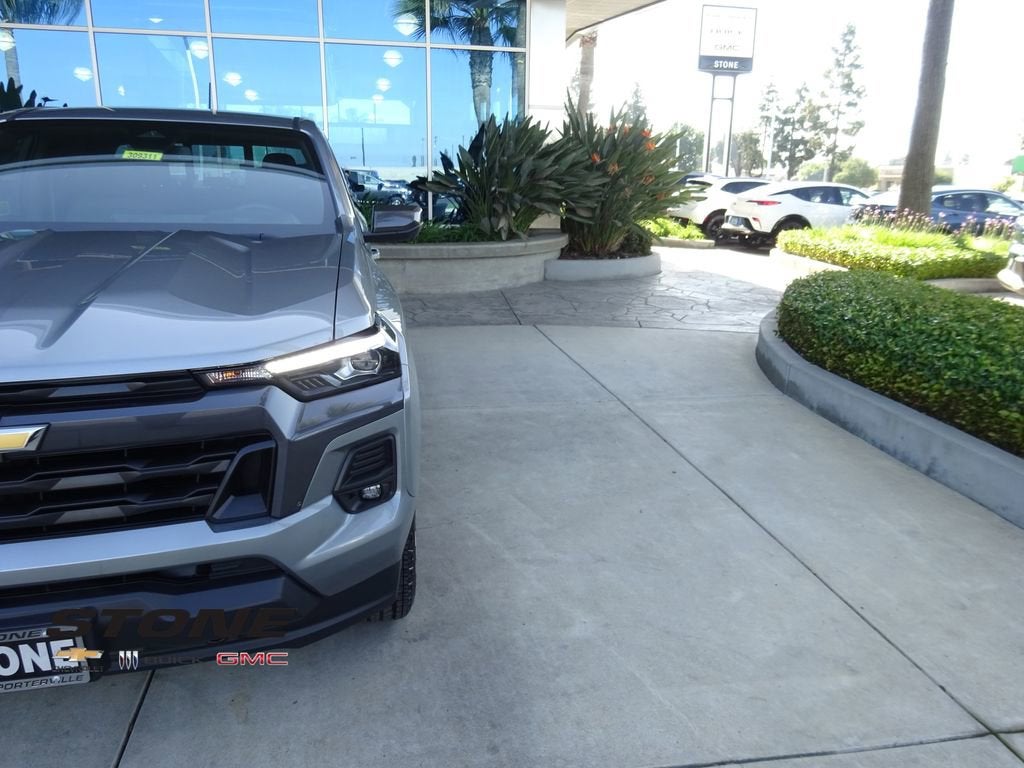 2025 Chevrolet Colorado WT/LT