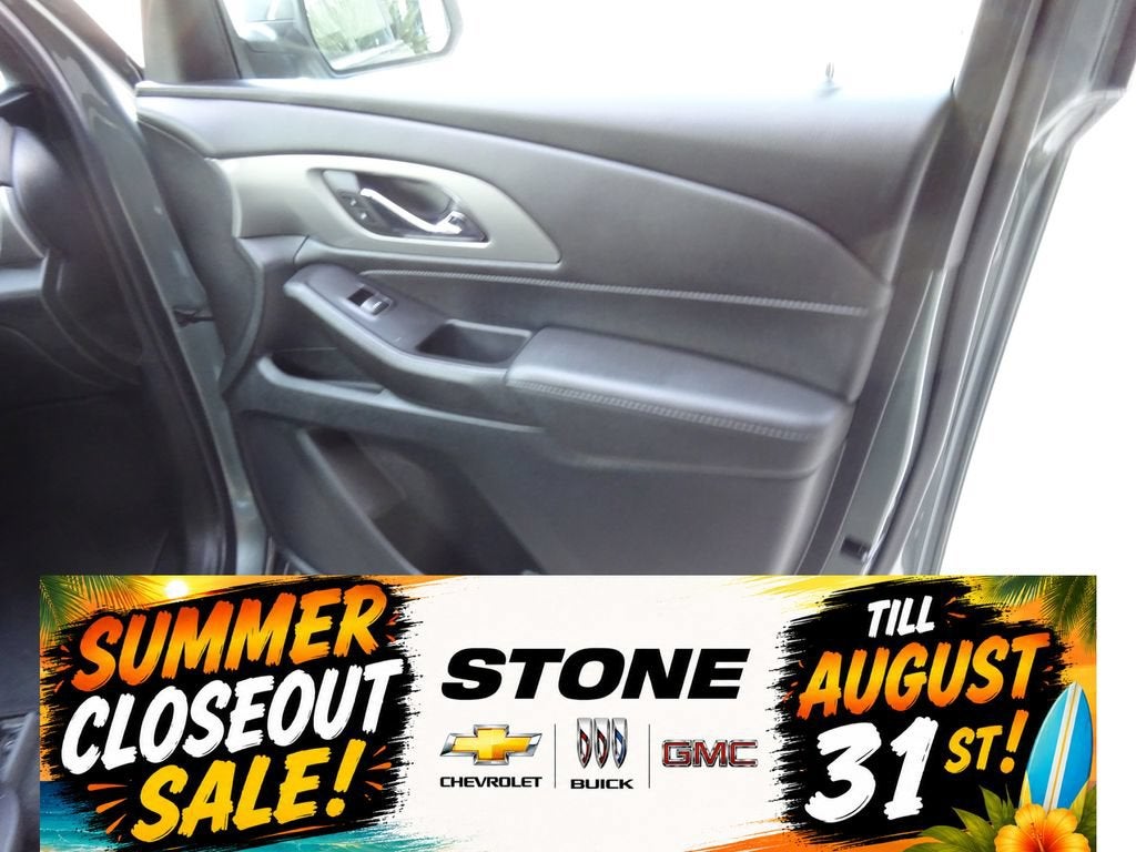 2022 Chevrolet Traverse LT Cloth