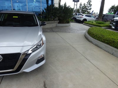 2021 Nissan Altima SR FWD