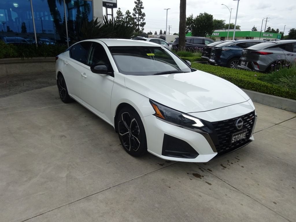 2023 Nissan Altima SR FWD