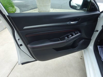 2023 Nissan Altima SR FWD