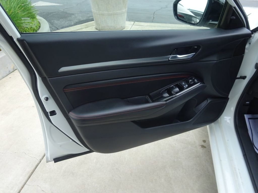 2023 Nissan Altima SR FWD