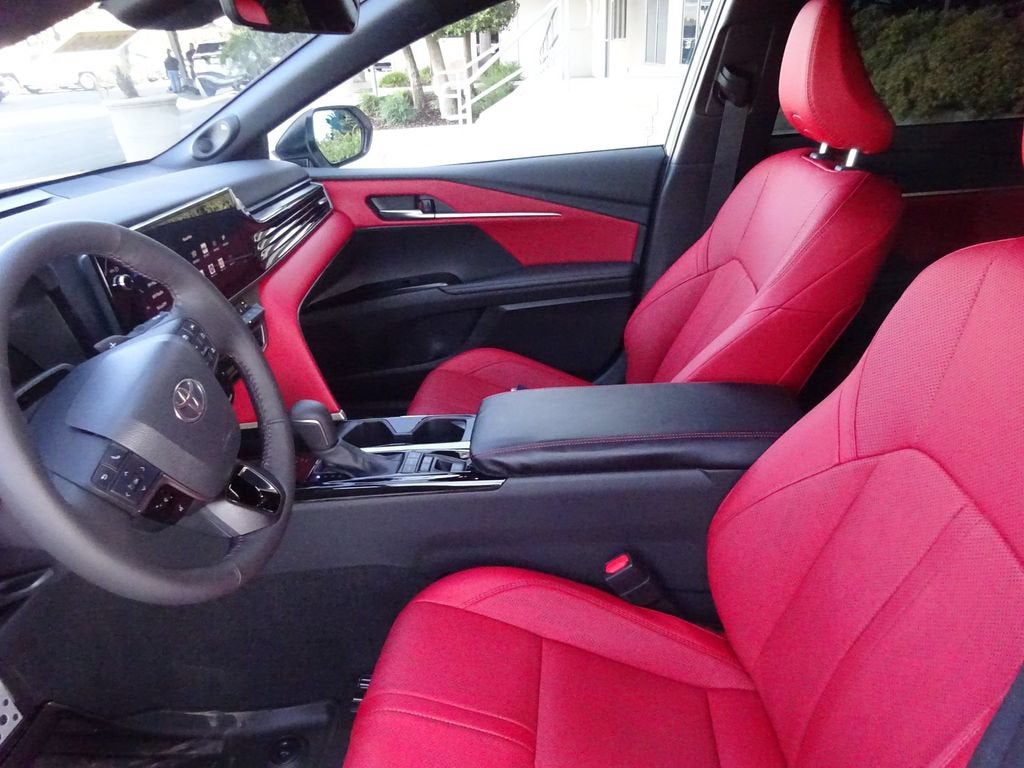 2025 Toyota Camry XSE - Photo 12