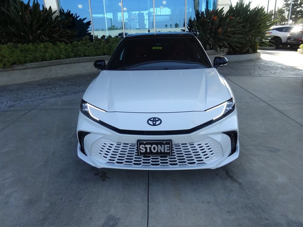 2025 Toyota Camry XSE - Photo 2