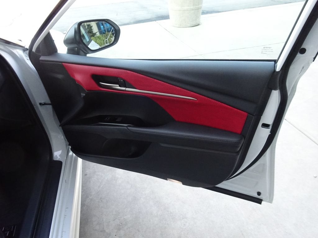2025 Toyota Camry XSE - Photo 29