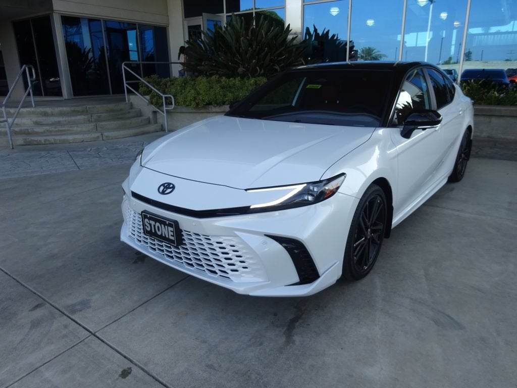2025 Toyota Camry XSE - Photo 3
