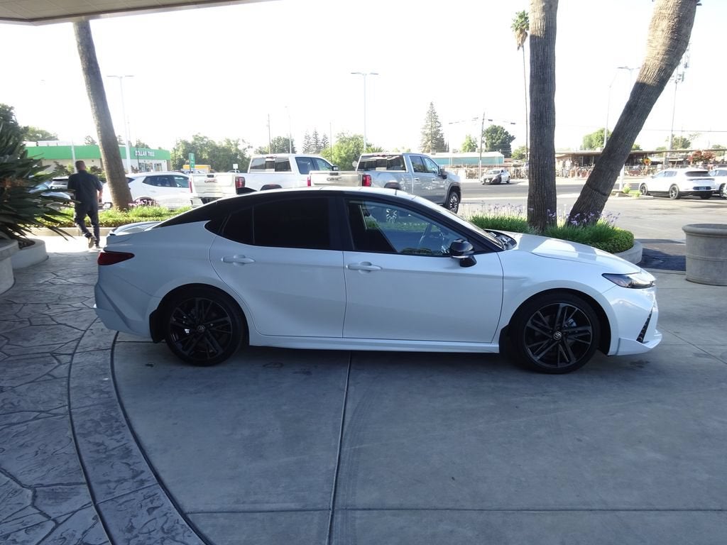 2025 Toyota Camry XSE - Photo 8