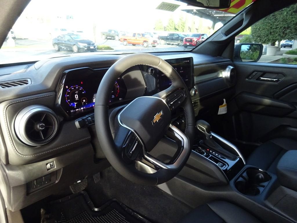 2025 Chevrolet Colorado WT/LT