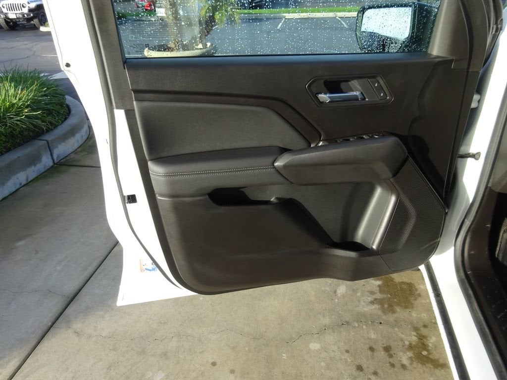 2025 Chevrolet Colorado WT/LT