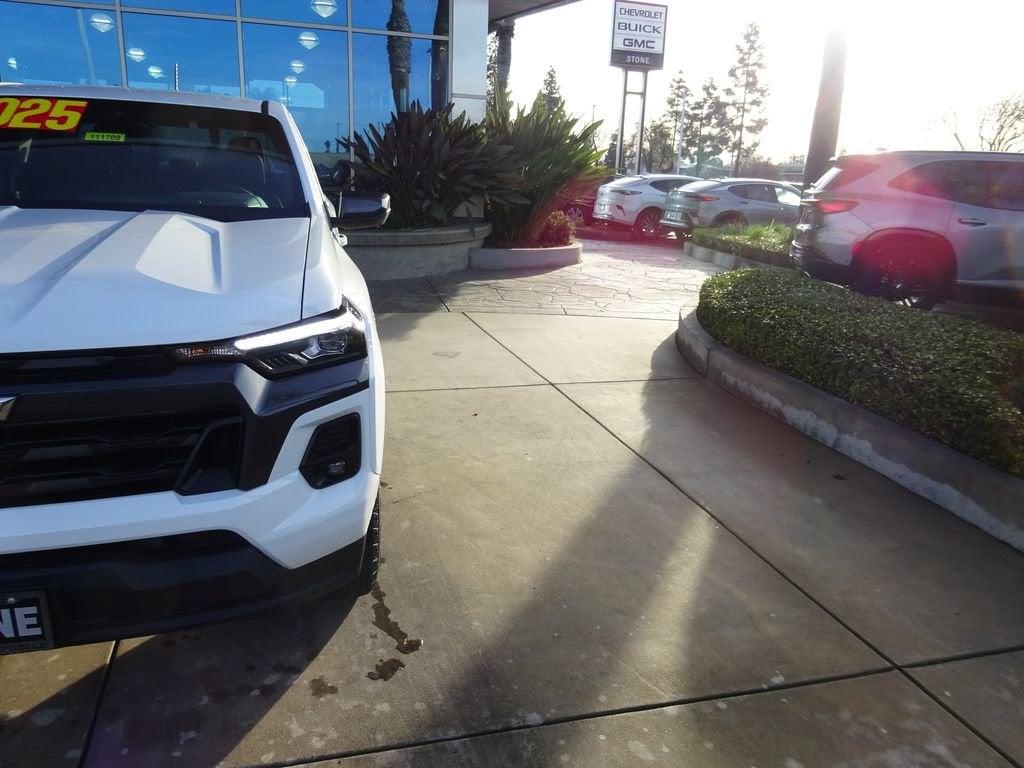 2025 Chevrolet Colorado WT/LT