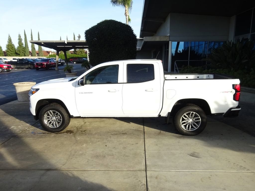 2025 Chevrolet Colorado WT/LT