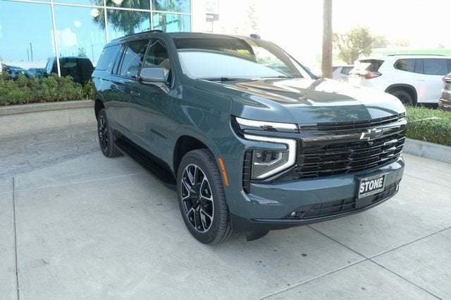 2025 Chevrolet Suburban RST