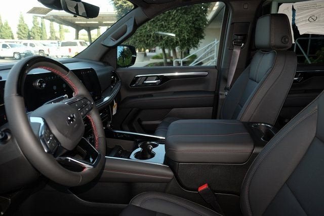 2025 Chevrolet Suburban RST