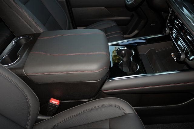 2025 Chevrolet Suburban RST