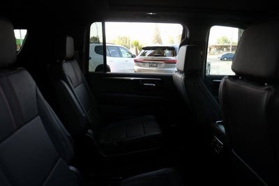 2025 Chevrolet Suburban RST