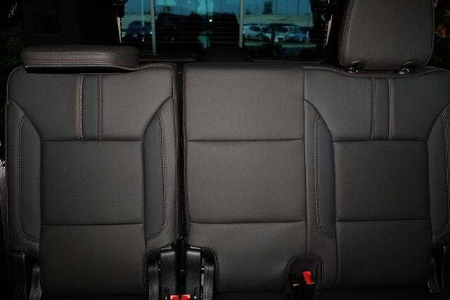 2025 Chevrolet Suburban RST