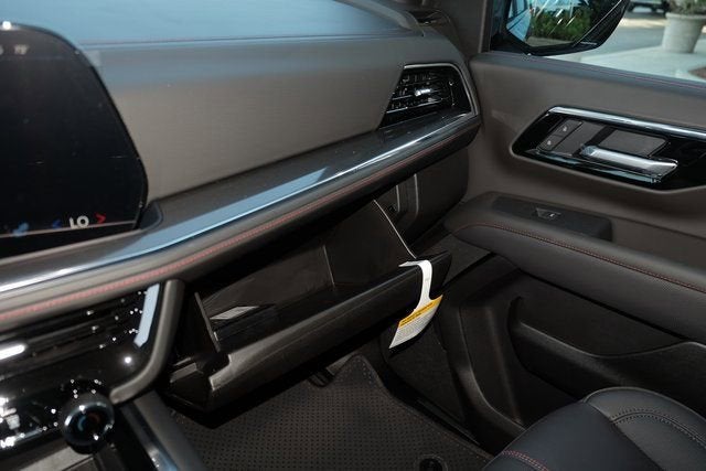 2025 Chevrolet Suburban RST