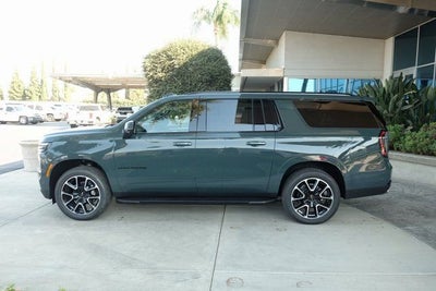 2025 Chevrolet Suburban RST