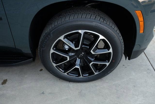 2025 Chevrolet Suburban RST