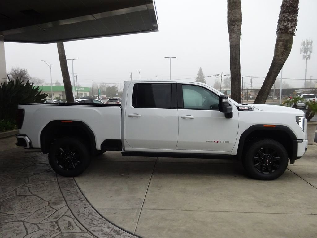 2025 GMC Sierra 3500 HD AT4