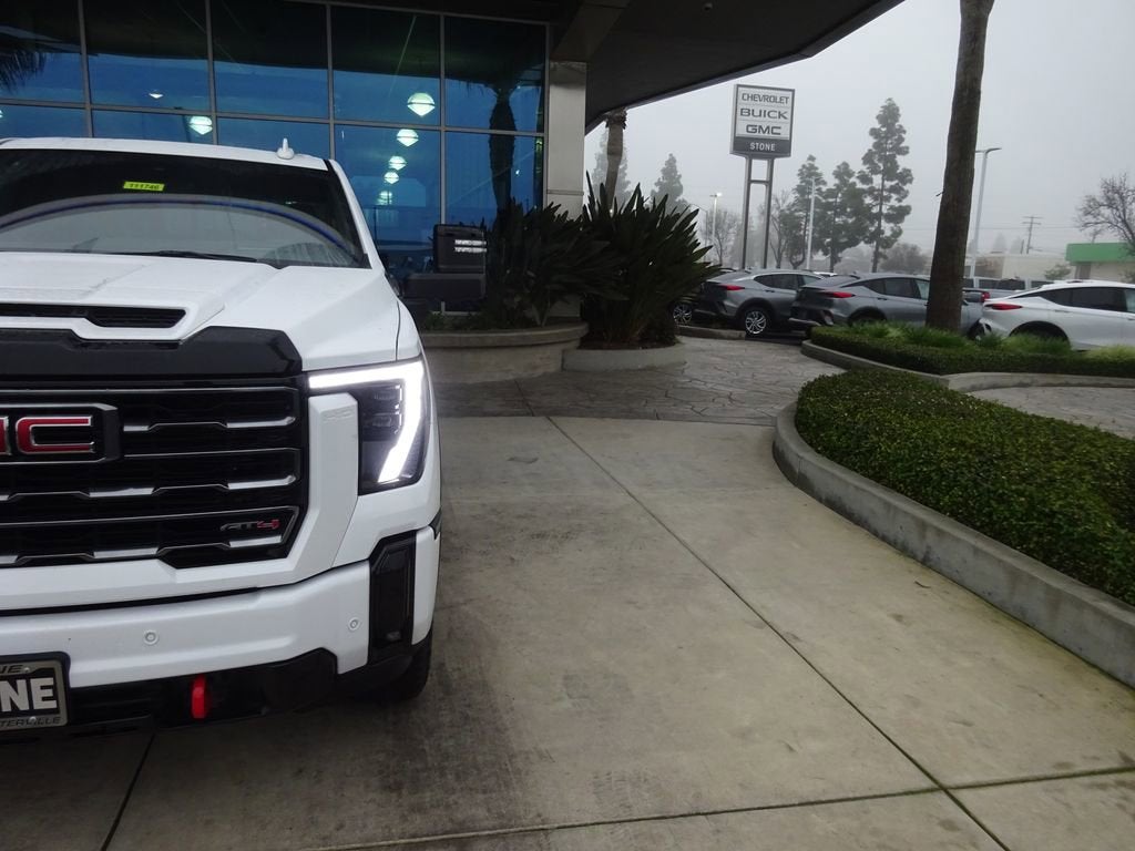 2025 GMC Sierra 3500 HD AT4