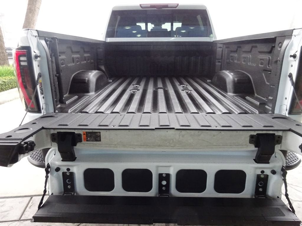 2025 GMC Sierra 3500 HD AT4